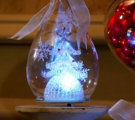 Set of 2 glass LED ornaments