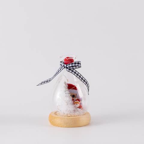 GLASS BALL WITH TREE